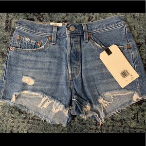 NWT Levi 501 Mid Rise Shorts -size 27 -Style Luxor